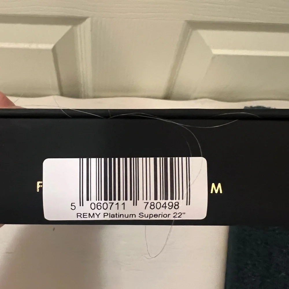 Foxy Locks Platinum Hair Extensions - Picture 2 of 7